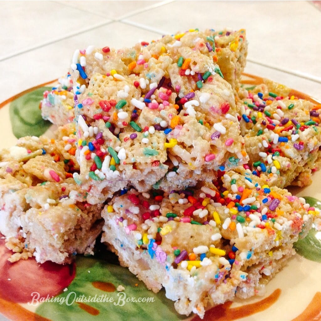 #bakingoutsidethebox | These Cake Batter Chex Bars taste just like cake batter but are gluten free. They are a snap to make and a real crowd pleaser.