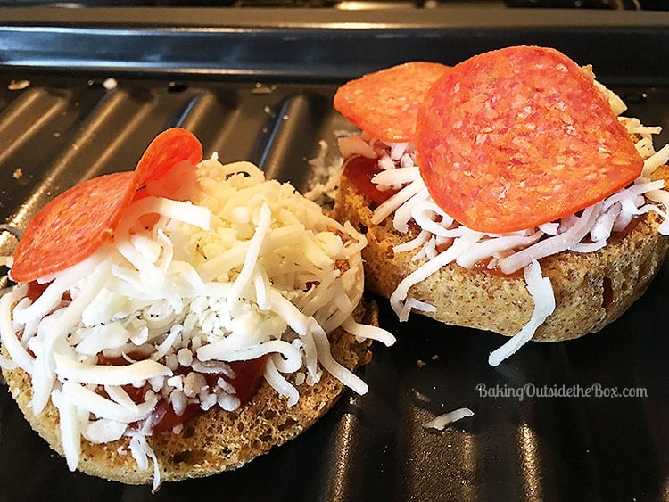 Super simple and fast low carb pizza. 4.4 net carbs and ready in under 10 minutes